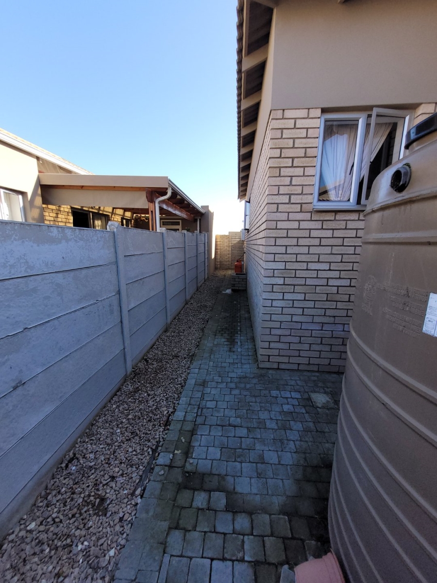 To Let 3 Bedroom Property for Rent in Mooikloof Country Estate Western Cape